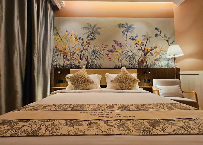 The Palm Suite At Lava Mansion