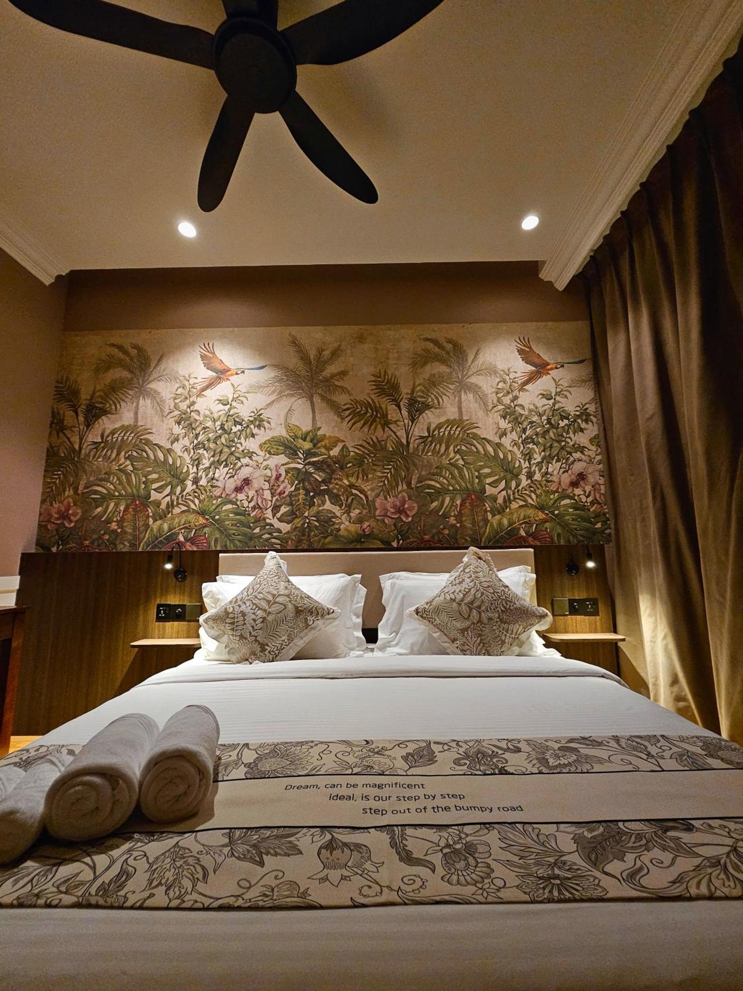 The Palm At Lava Mansion Hotel